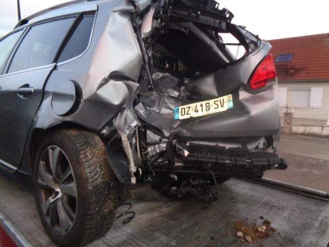 Image Eclairage de plafonnier - PEUGEOT 2008 1