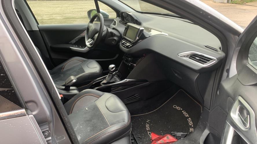 Image Eclairage de plafonnier - PEUGEOT 2008 1