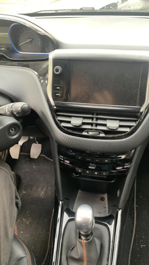 Image Eclairage de plafonnier - PEUGEOT 2008 1