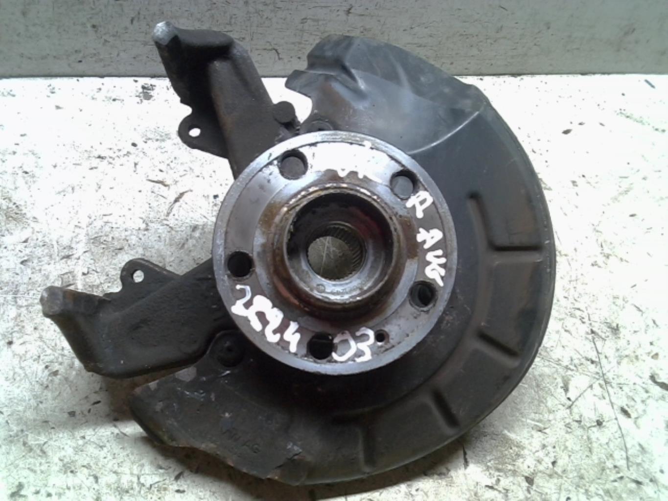 Fusee avant gauche VOLKSWAGEN TOURAN 3 Essence - 1
