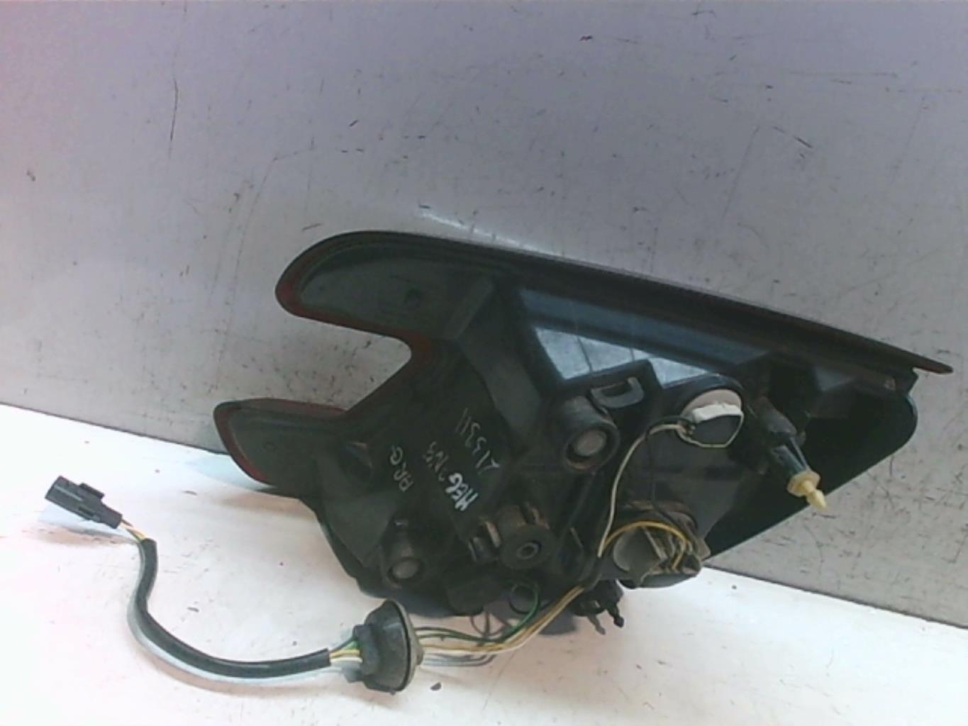 Feu arriere secondaire gauche (feux) RENAULT MEGANE 3 PHASE 1 BREAK Diesel - 1