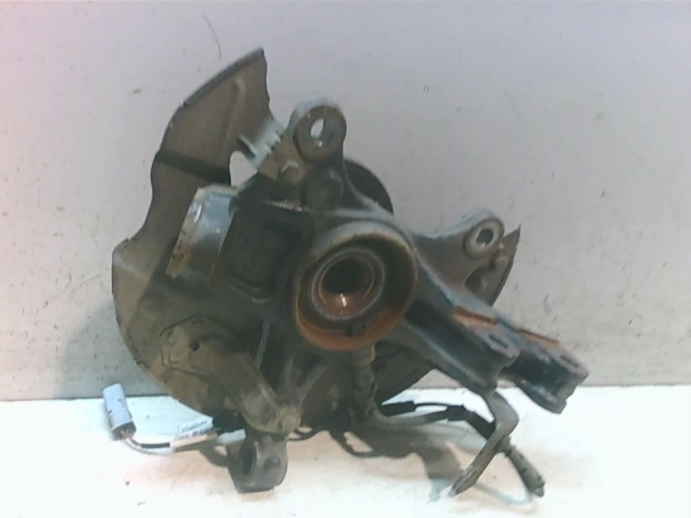 Fusee avant droit PEUGEOT 3008 2 PHASE 1 Diesel - 1