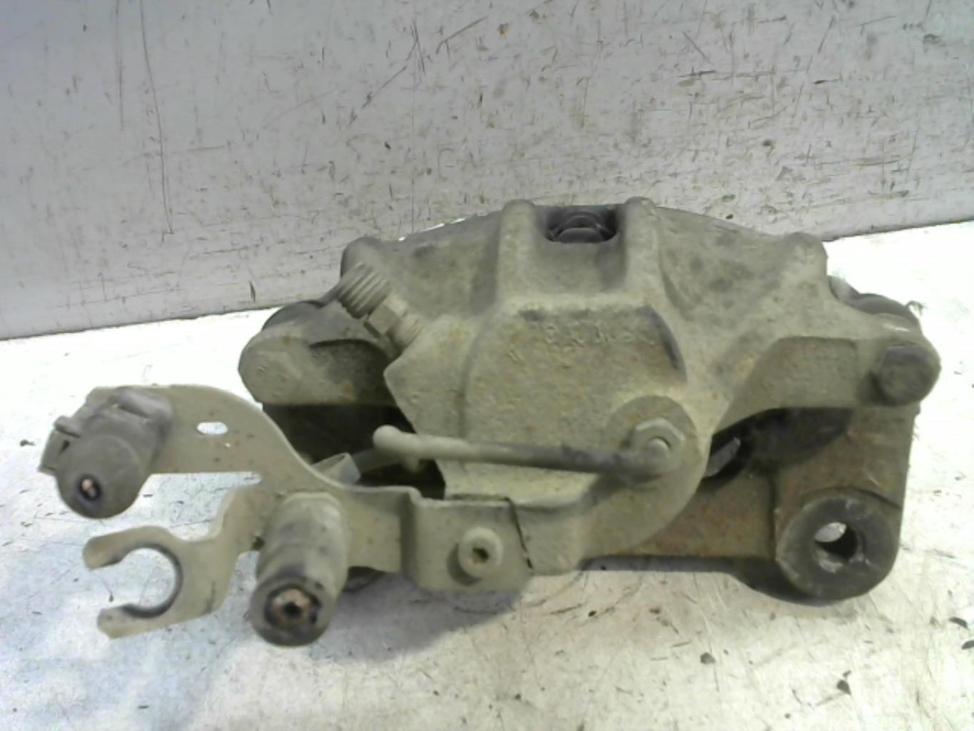 Etrier avant droit (freinage) AUDI A4 2 PHASE 1 Diesel - 1