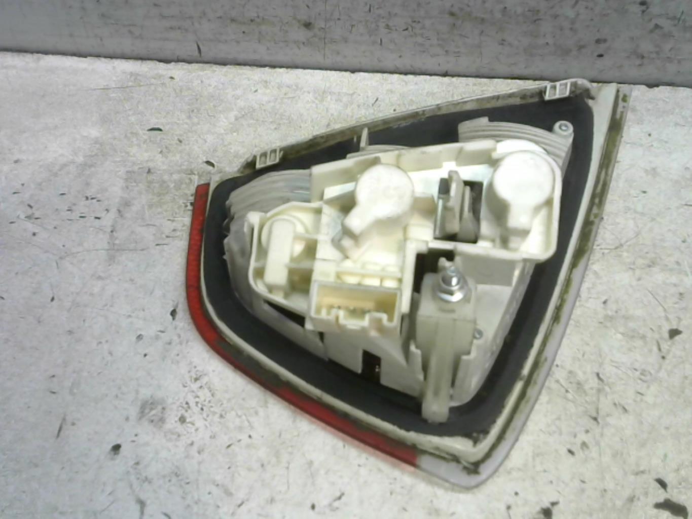 Feu arriere secondaire droit (feux) BMW SERIE 3 E90 PHASE 1 Diesel - 1