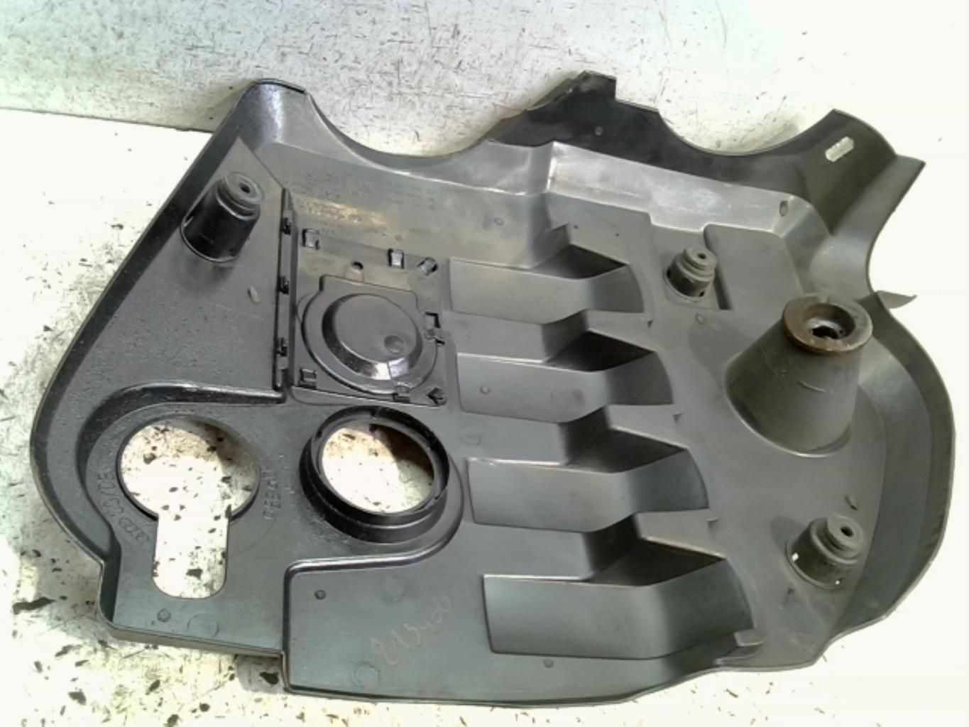 Cache moteur  AUDI A4 2 AVANT PHASE 1 BREAK Diesel - 1