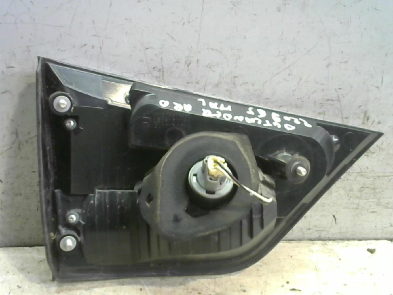 Feu arriere secondaire droit (feux) MITSUBISHI OUTLANDER 2 PHASE 1 Diesel - 1