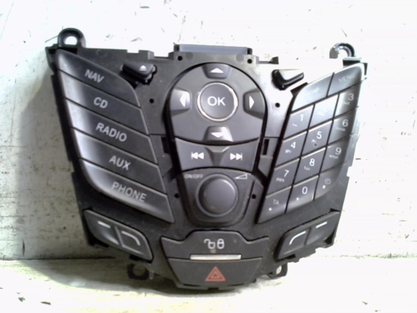 Facade autoradio FORD FOCUS 3 PHASE 1 BREAK Diesel - 1