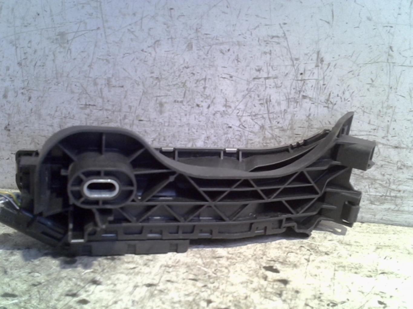 Pedale d'accelerateur VOLKSWAGEN GOLF 5 Essence - 1