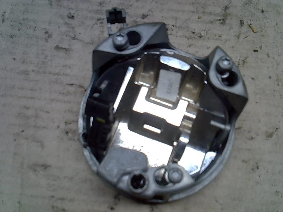 Bouton de coffre BMW SERIE 1 E81 Diesel - 1