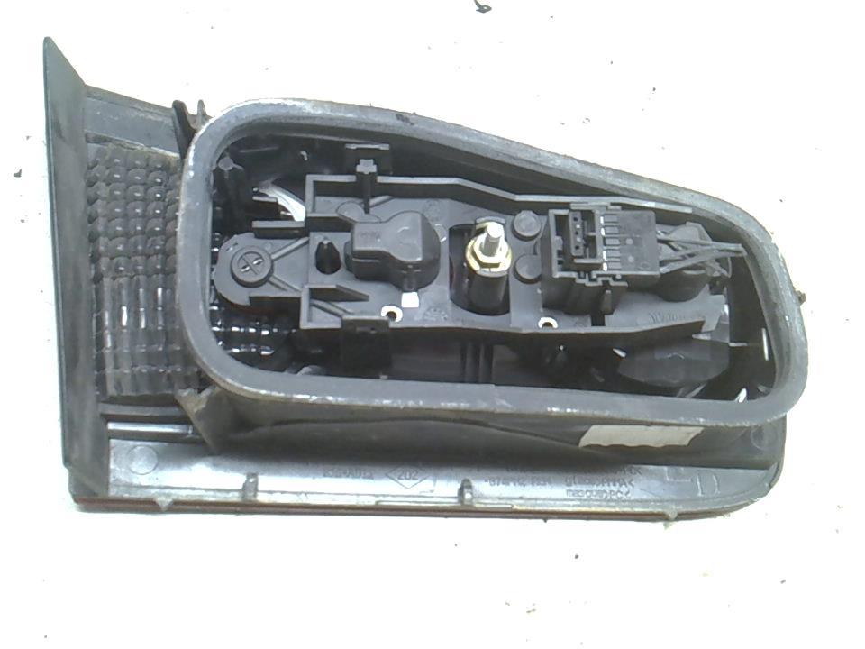 Feu arriere secondaire droit (feux) RENAULT LAGUNA 2 PHASE 2 Essence - 1