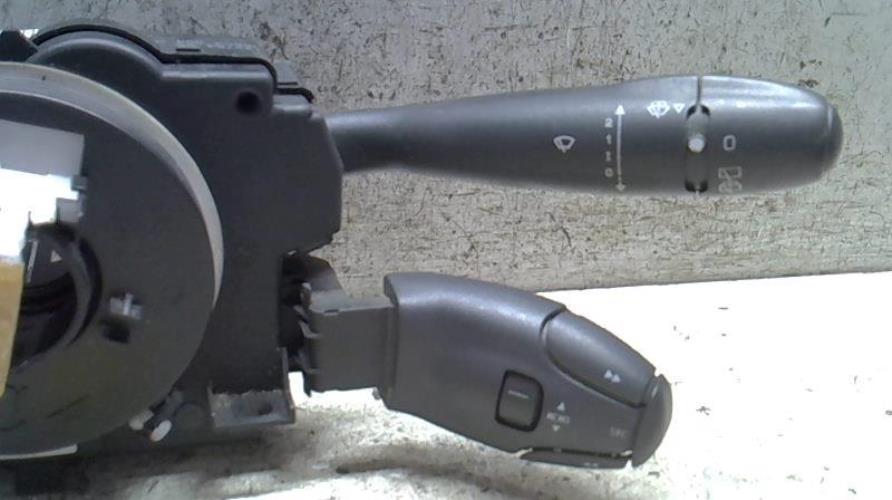 Image Com (Bloc Contacteur Tournant+Commodo Essuie Glace+Commodo Phare) - PEUGEOT 206+
