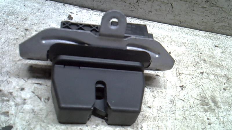 Serrure de hayon FORD FIESTA 7 PHASE 1 Essence - 1