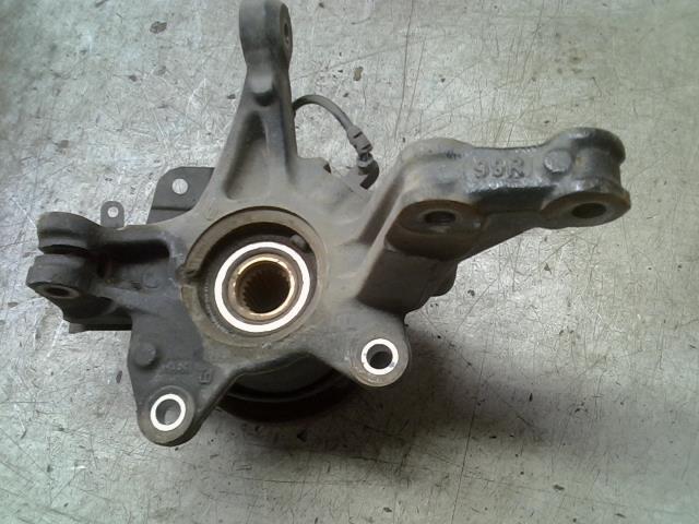 Fusee avant gauche RENAULT CLIO 4 PHASE 2 Diesel - 1