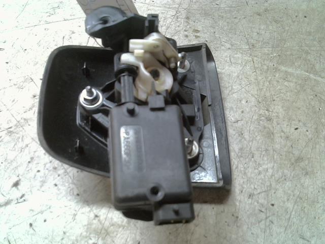 Bouton de coffre RENAULT CLIO 2 CAMPUS PHASE 2 Essence - 1