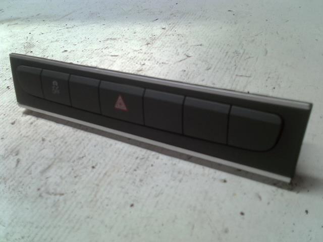Bouton de warning AUDI A3 2 SPORTBACK PHASE 2 Essence - 1