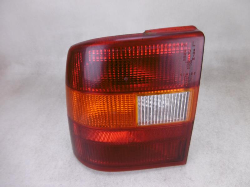 Fanale posteriore principale sinistro (luci) OPEL VECTRA B PHASE 2 BREAK  - 1