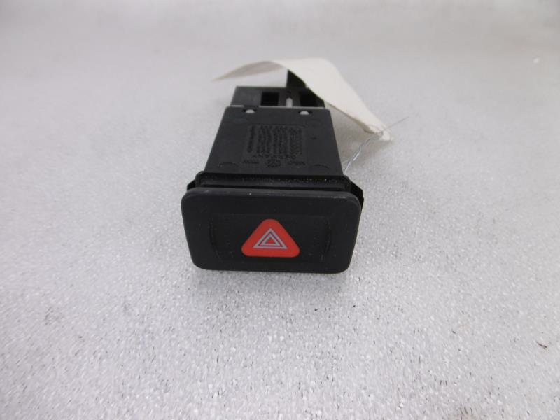 Bouton de warning VOLKSWAGEN GOLF 4 Diesel - 1