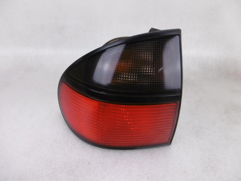 Fanale posteriore principale sinistro (luci) RENAULT LAGUNA 1 PHASE 1 Diésel - 1