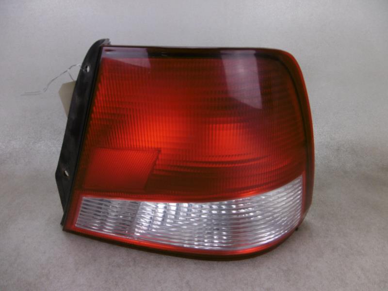 Fanale posteriore principale destro (luci) HYUNDAI ACCENT 2 Diésel - 1
