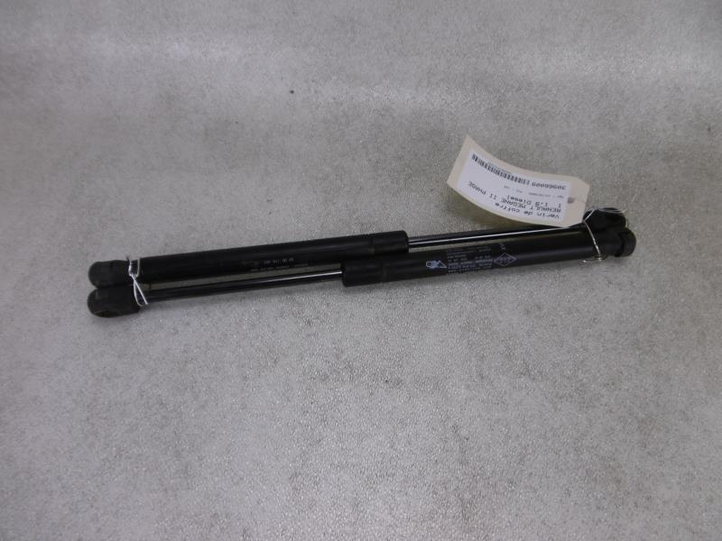 Verin de coffre RENAULT MEGANE 2 PHASE 1 Diesel - 1