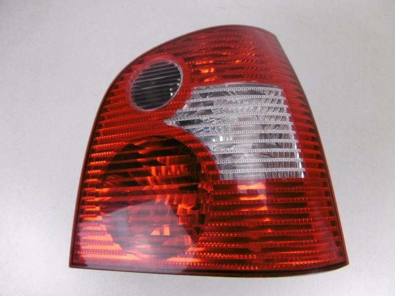 Fanale posteriore principale destro (luci) VOLKSWAGEN POLO 4 PHASE 1 Diésel - 1