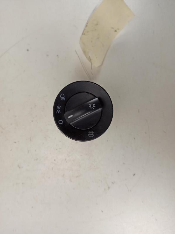 Commande de phare VOLKSWAGEN POLO 4 PHASE 1 Essence - 1