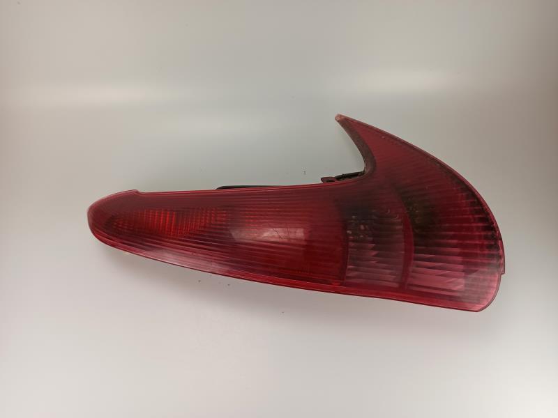 Fanale posteriore principale destro (luci) PEUGEOT 206 PHASE 1 BREAK Diésel - 1