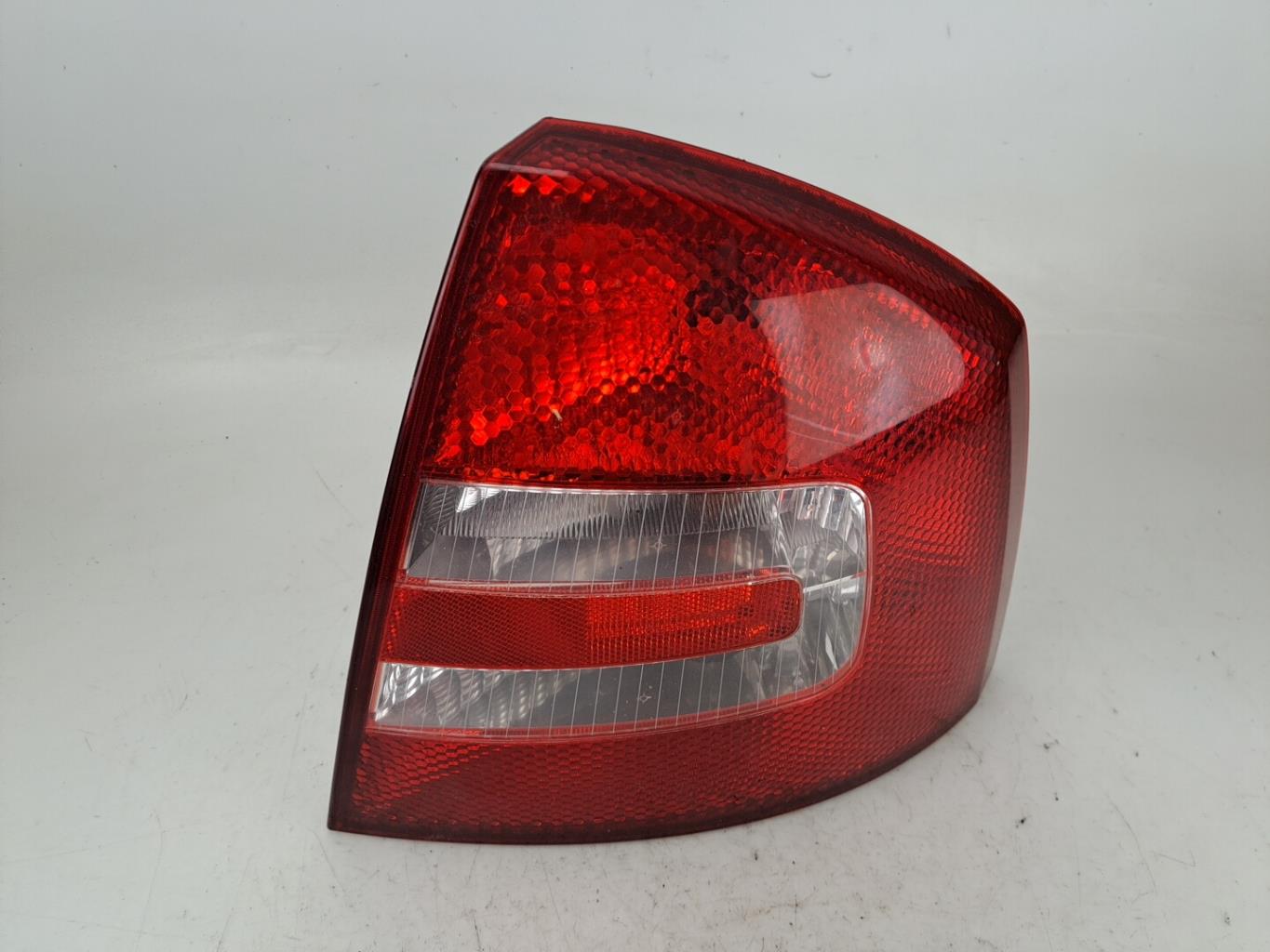 Fanale posteriore principale destro (luci) SKODA OCTAVIA 2 PHASE 1 Diésel - 1
