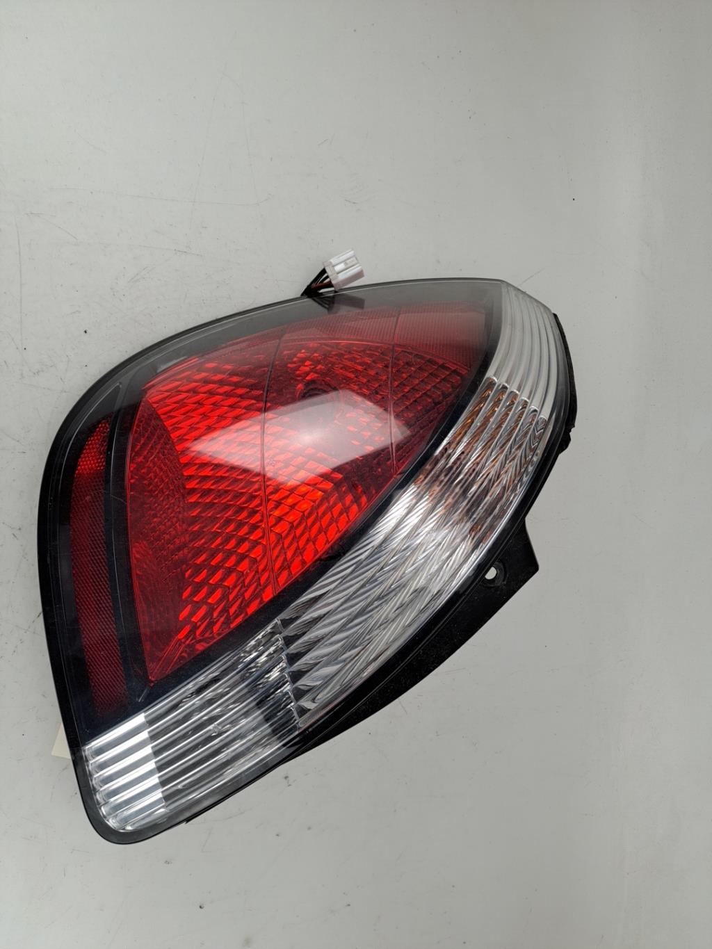 Fanale posteriore principale sinistro (luci) KIA RIO 2 PHASE 1 Diésel - 1