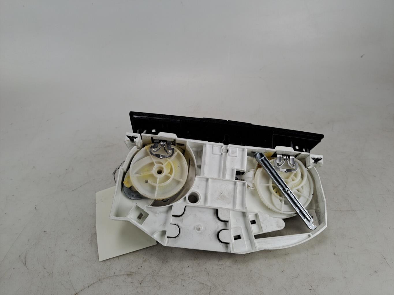 Commande chauffage VOLKSWAGEN POLO 3 PHASE 2 Essence - 1