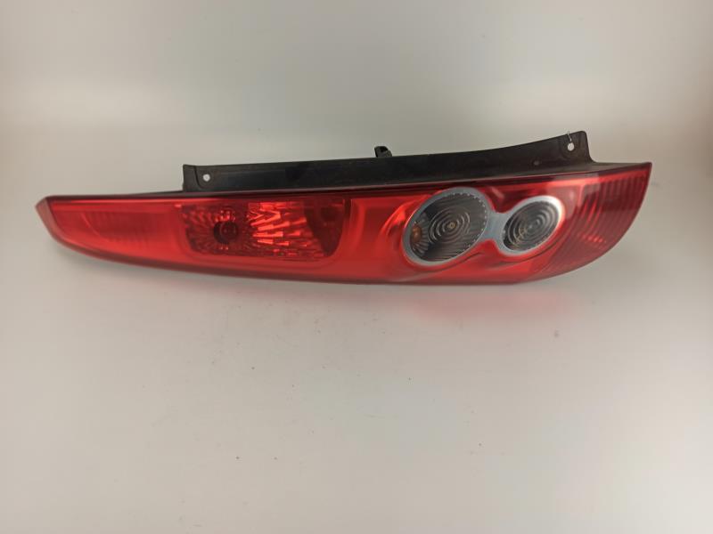 Fanale posteriore principale sinistro (luci) FORD FIESTA 5 PHASE 2 Diésel - 1