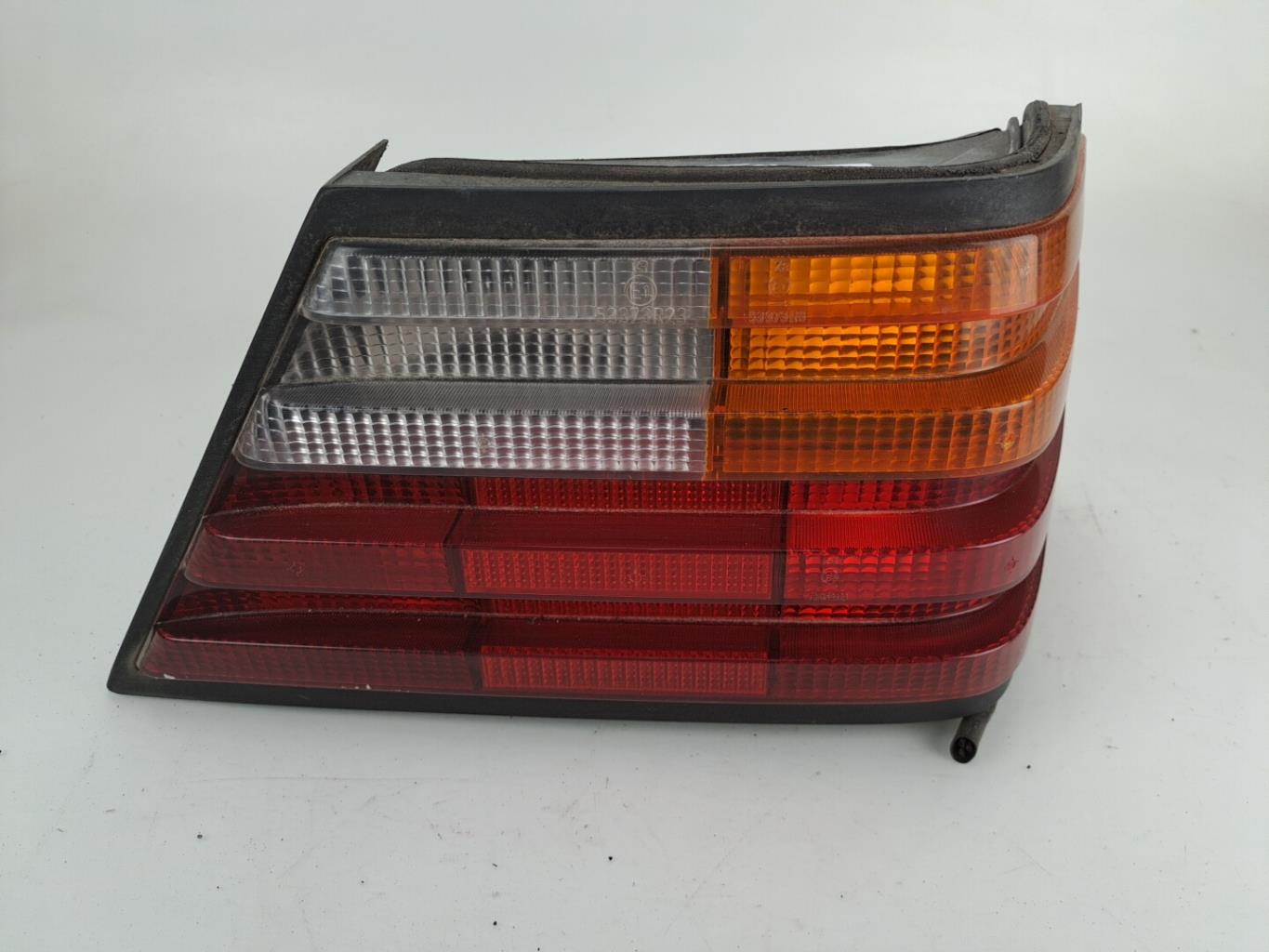 Fanale posteriore principale destro (luci) MERCEDES 250 W124 PHASE 1  - 1