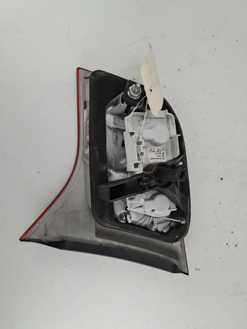 Feu arriere secondaire gauche (feux) AUDI A4 2 AVANT PHASE 2 BREAK Diesel - 1