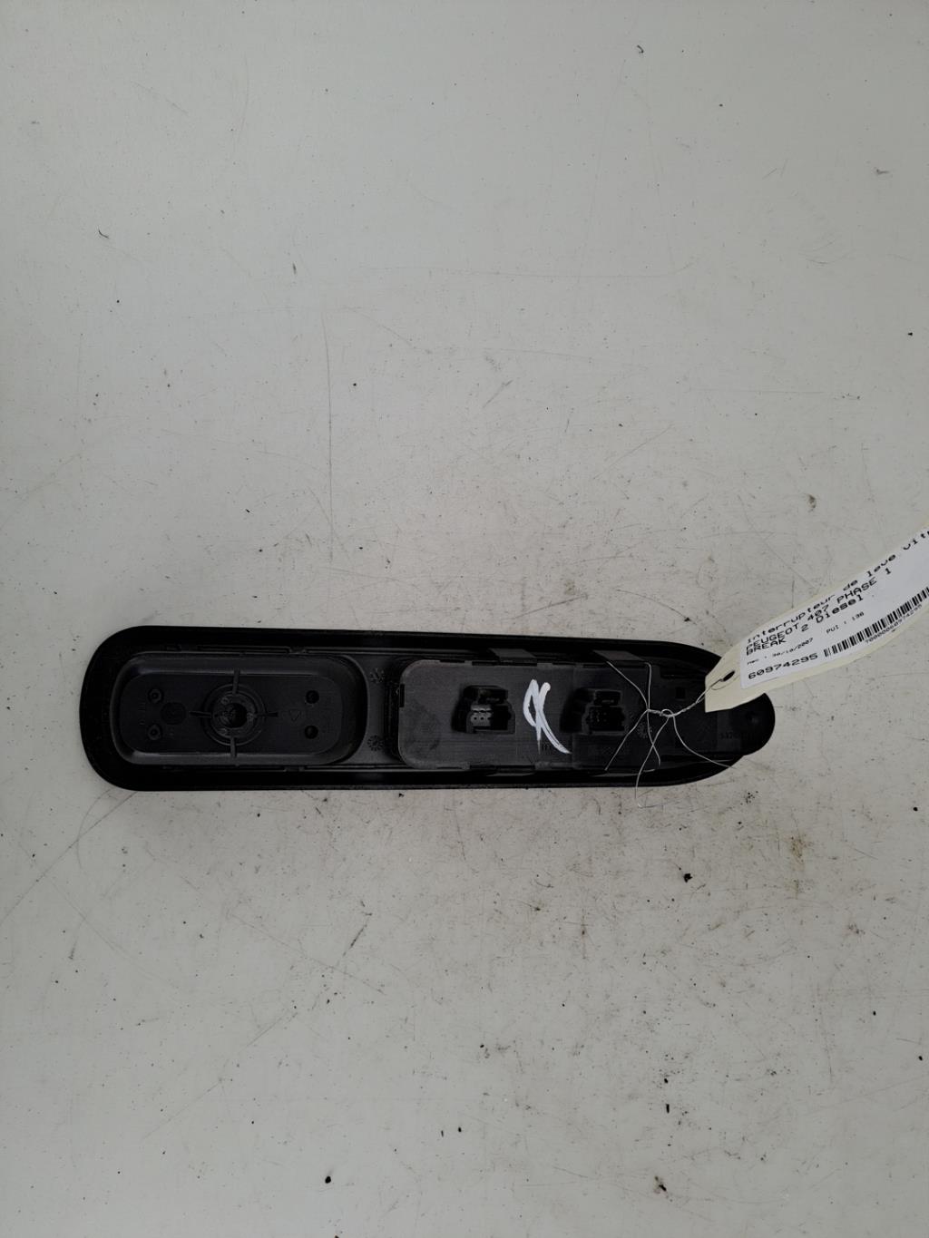 Interruttore lavacristalli anteriore sinistro PEUGEOT 407 PHASE 1 BREAK Diésel - 1