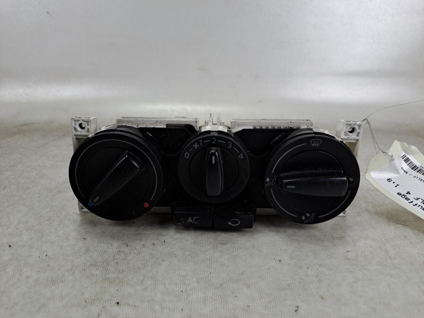 Commande chauffage VOLKSWAGEN GOLF 4  - 1