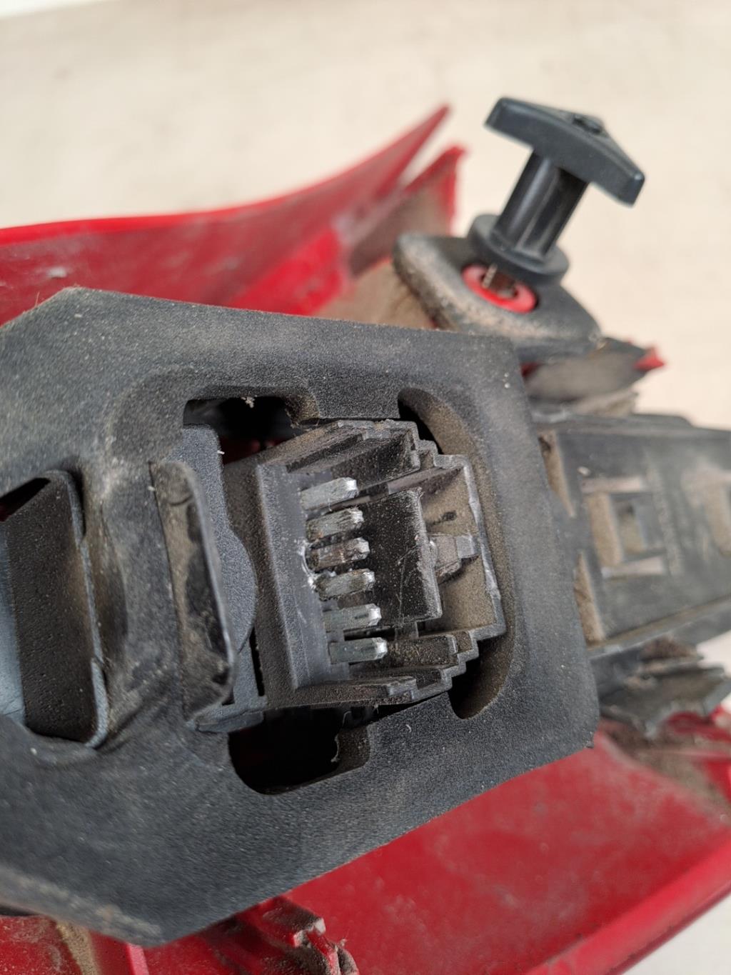 Fanale posteriore principale destro (luci) RENAULT CLIO 2 PHASE 1 Gasolina - 1