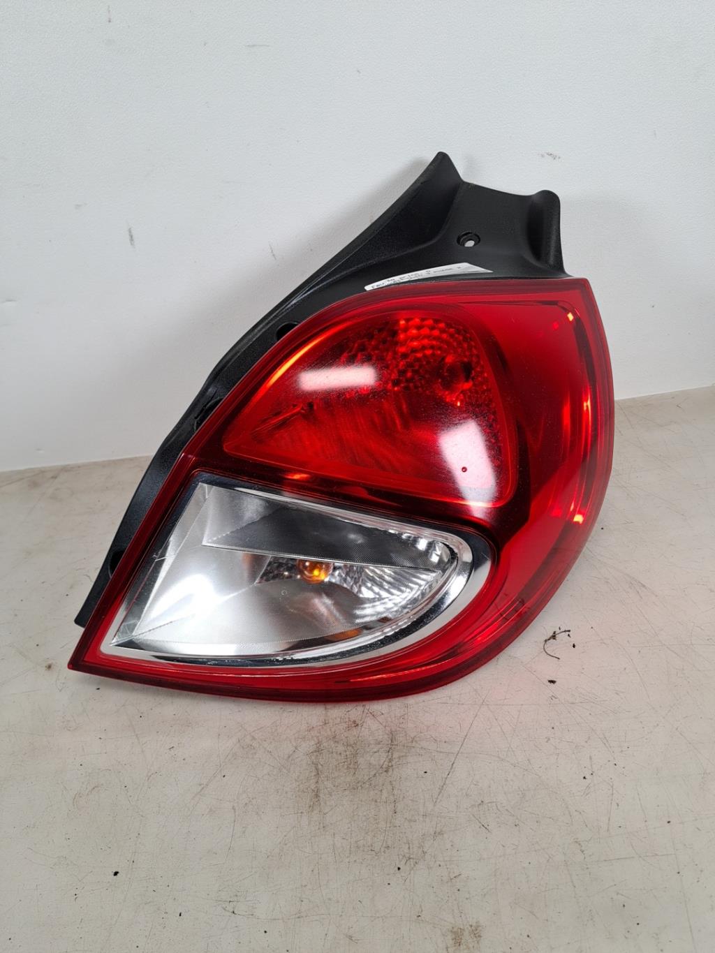 Fanale posteriore principale destro (luci) RENAULT CLIO 3 PHASE 2 Diésel - 1