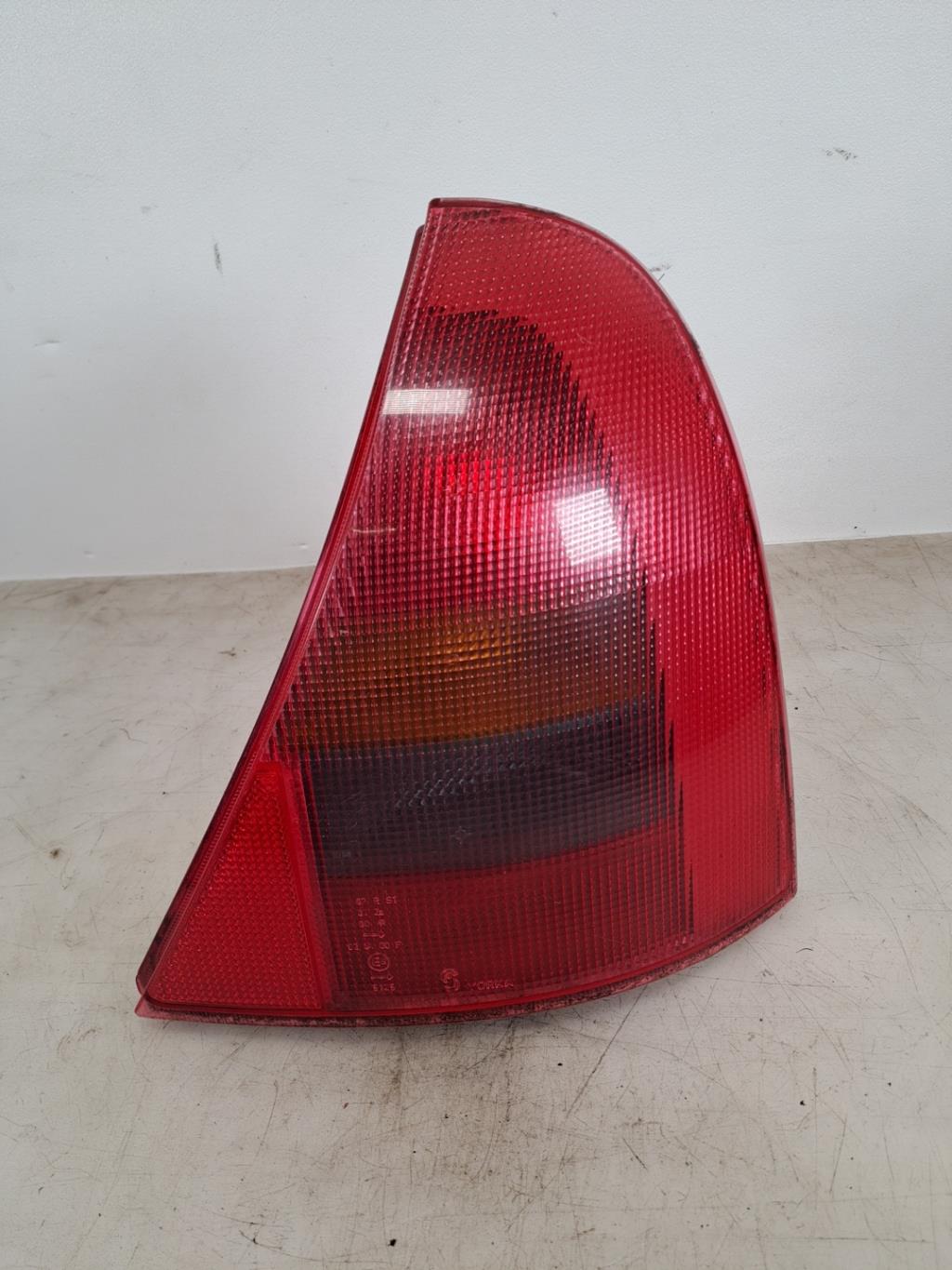Fanale posteriore principale destro (luci) RENAULT CLIO 2 PHASE 1 Gasolina - 1