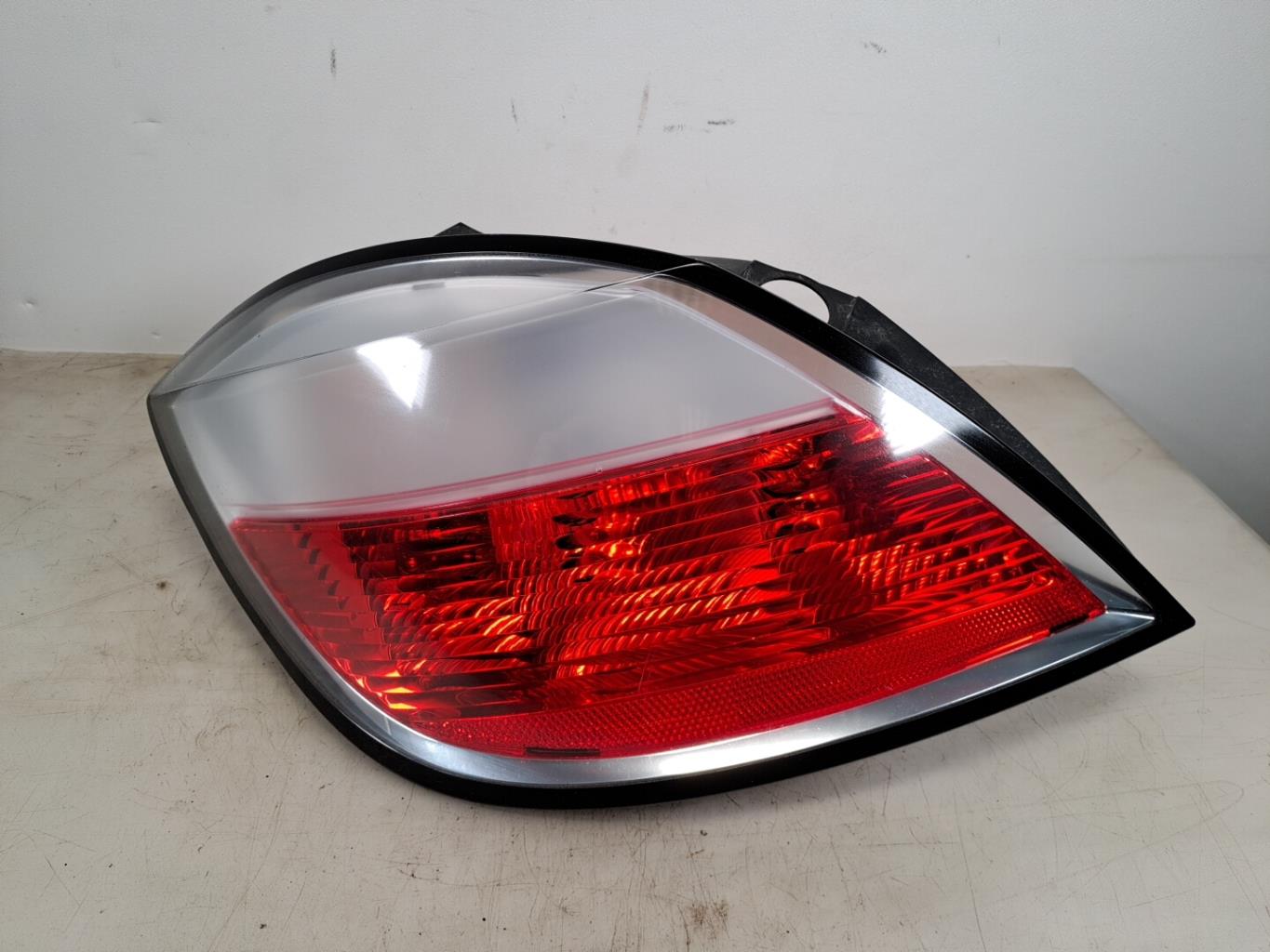 Fanale posteriore principale sinistro (luci) OPEL ASTRA H PHASE 1 Diésel - 1