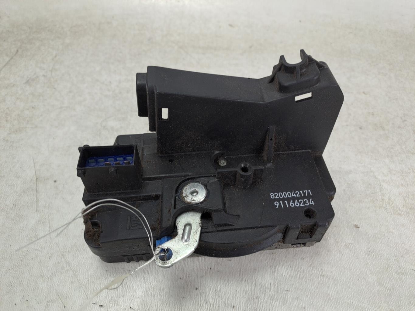 Serrure avant droit RENAULT TRAFIC 2 PHASE 1 Diesel - 1