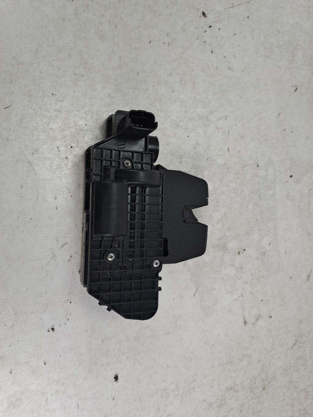 Serrure de coffre CITROEN C3 2 PHASE 1 Essence - 1