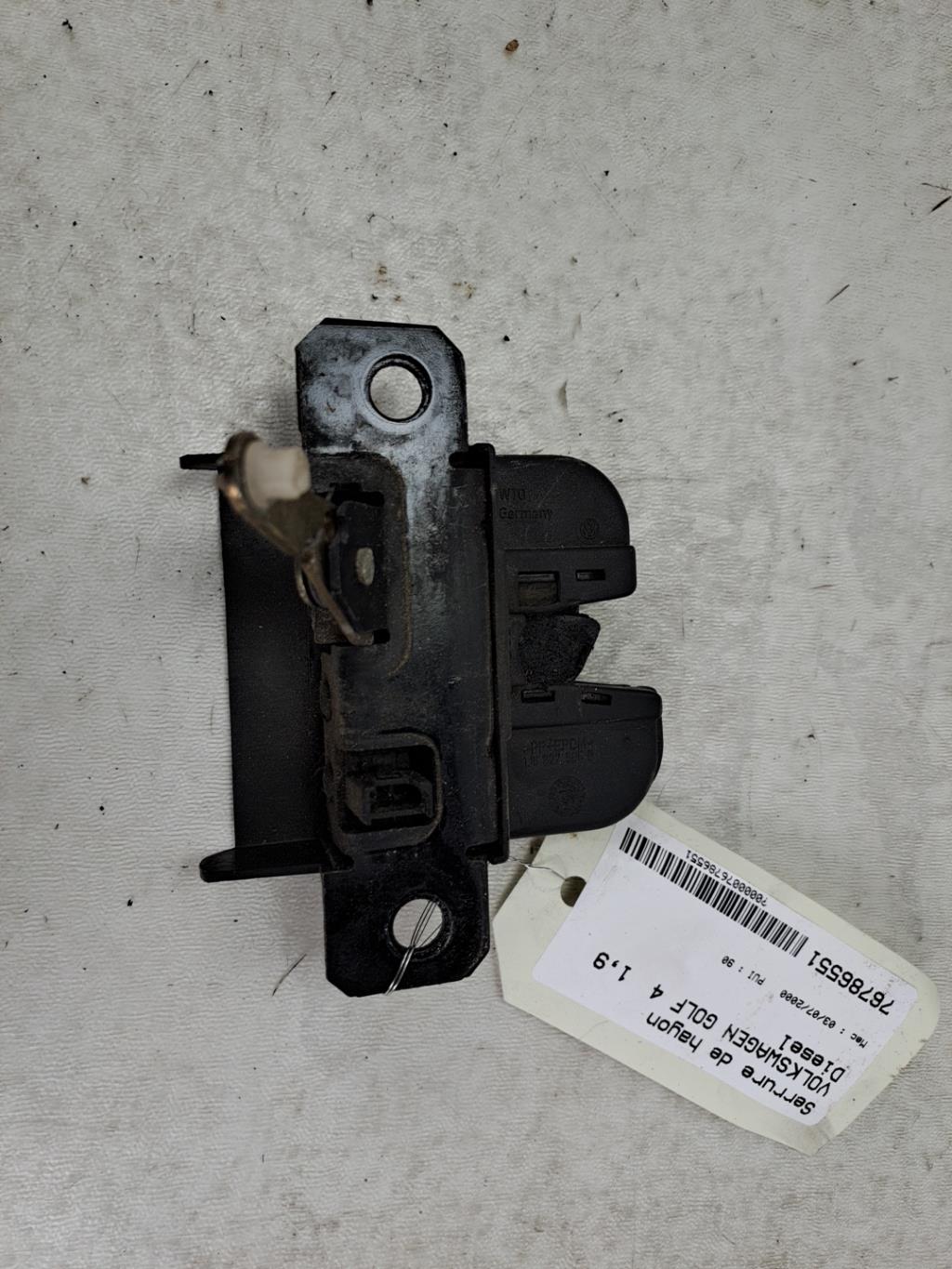 Serrure de hayon VOLKSWAGEN GOLF 4  - 1