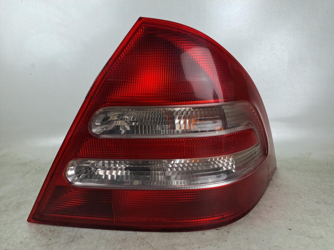 Fanale posteriore principale destro (luci) MERCEDES CLASSE C 203 PHASE 1 Diésel - 1