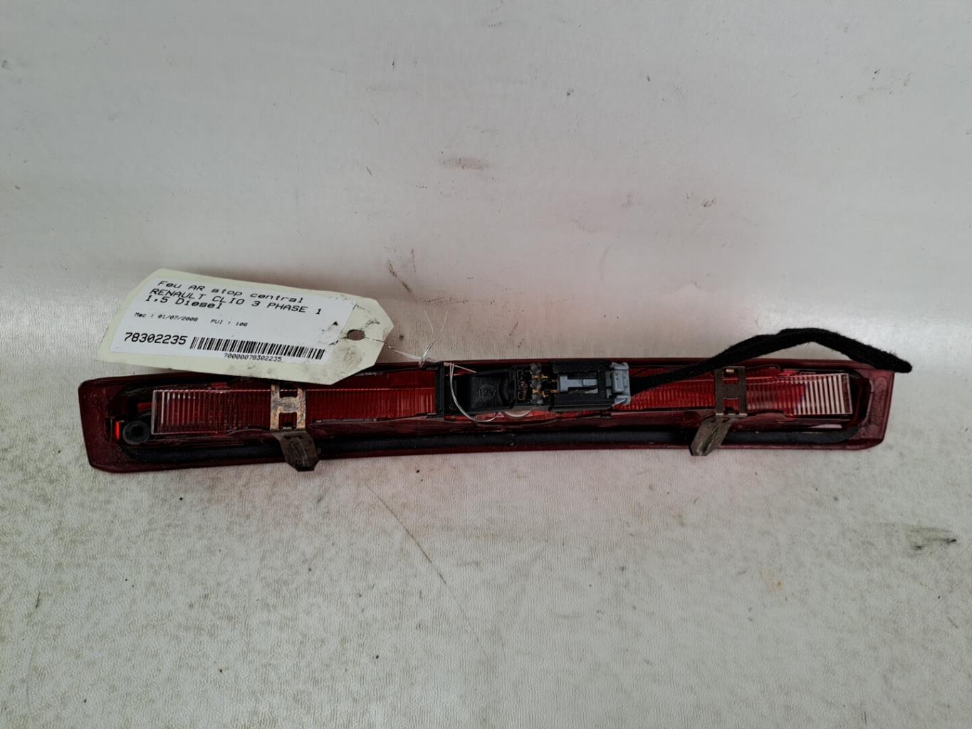 Feu arriere stop central RENAULT CLIO 3 PHASE 1 Diesel - 1