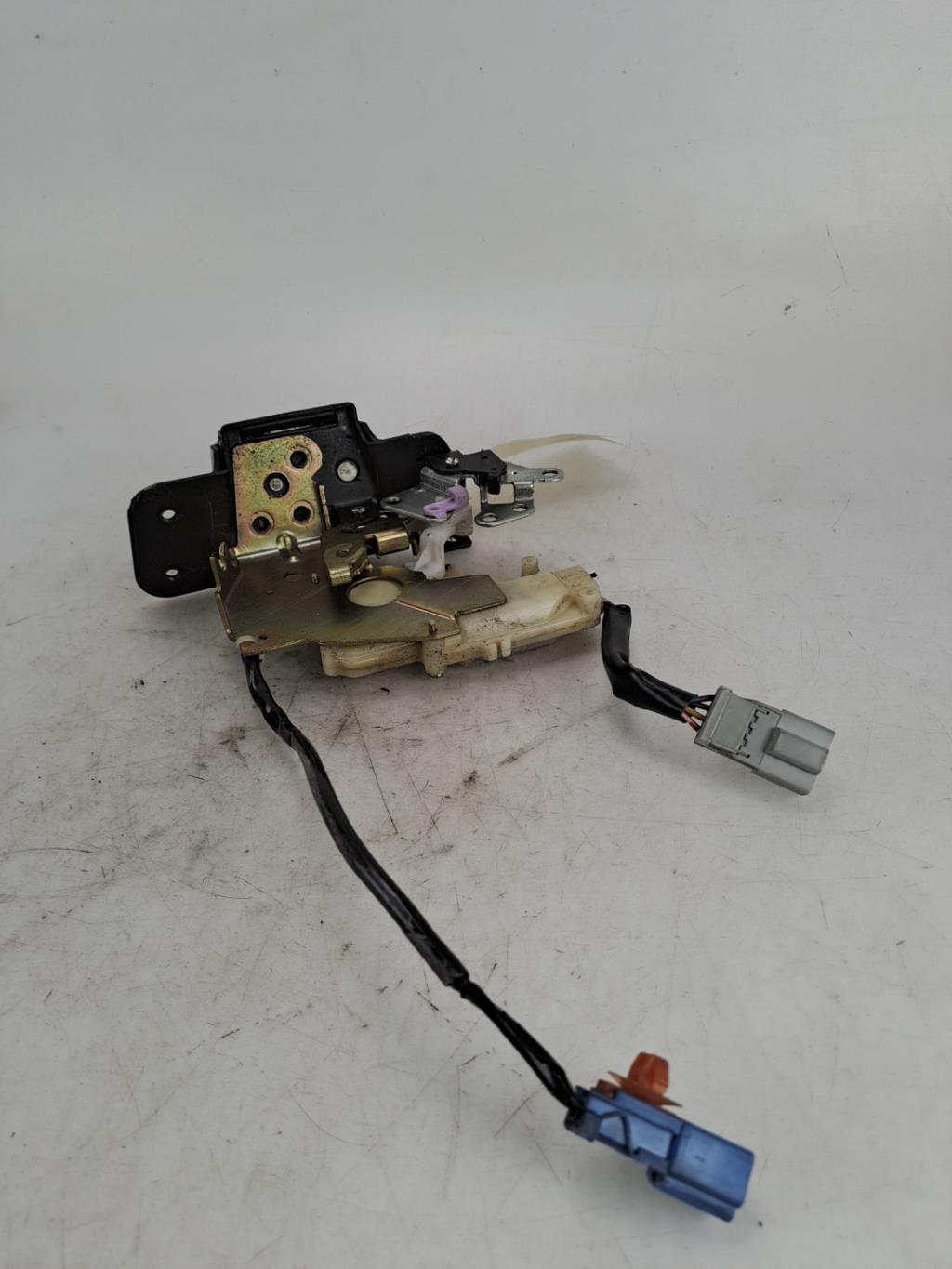 Serrure de coffre HONDA CIVIC 7 PHASE 1 Diesel - 1