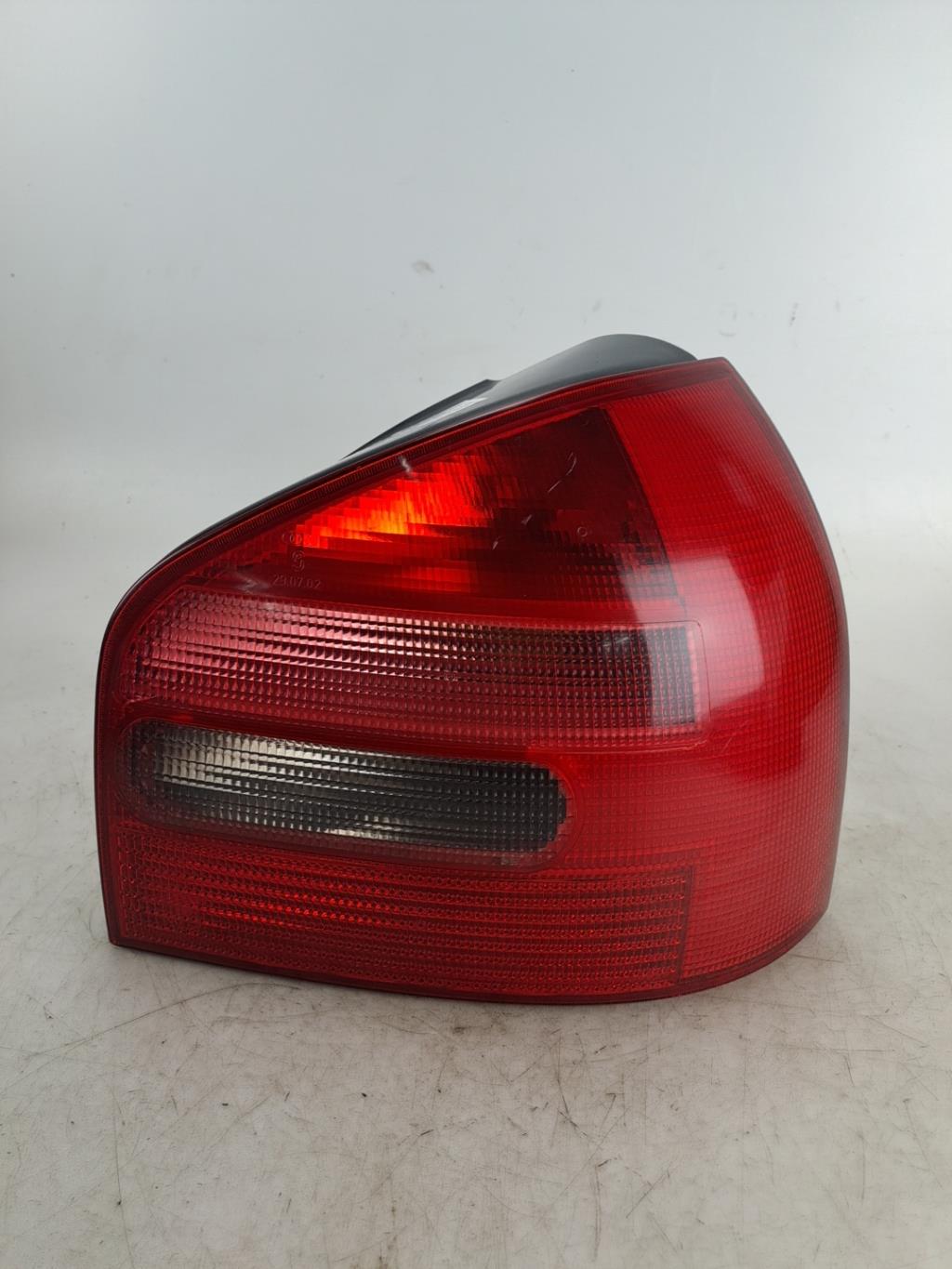 Fanale posteriore principale destro (luci) AUDI A3 1 PHASE 1 Diésel - 1