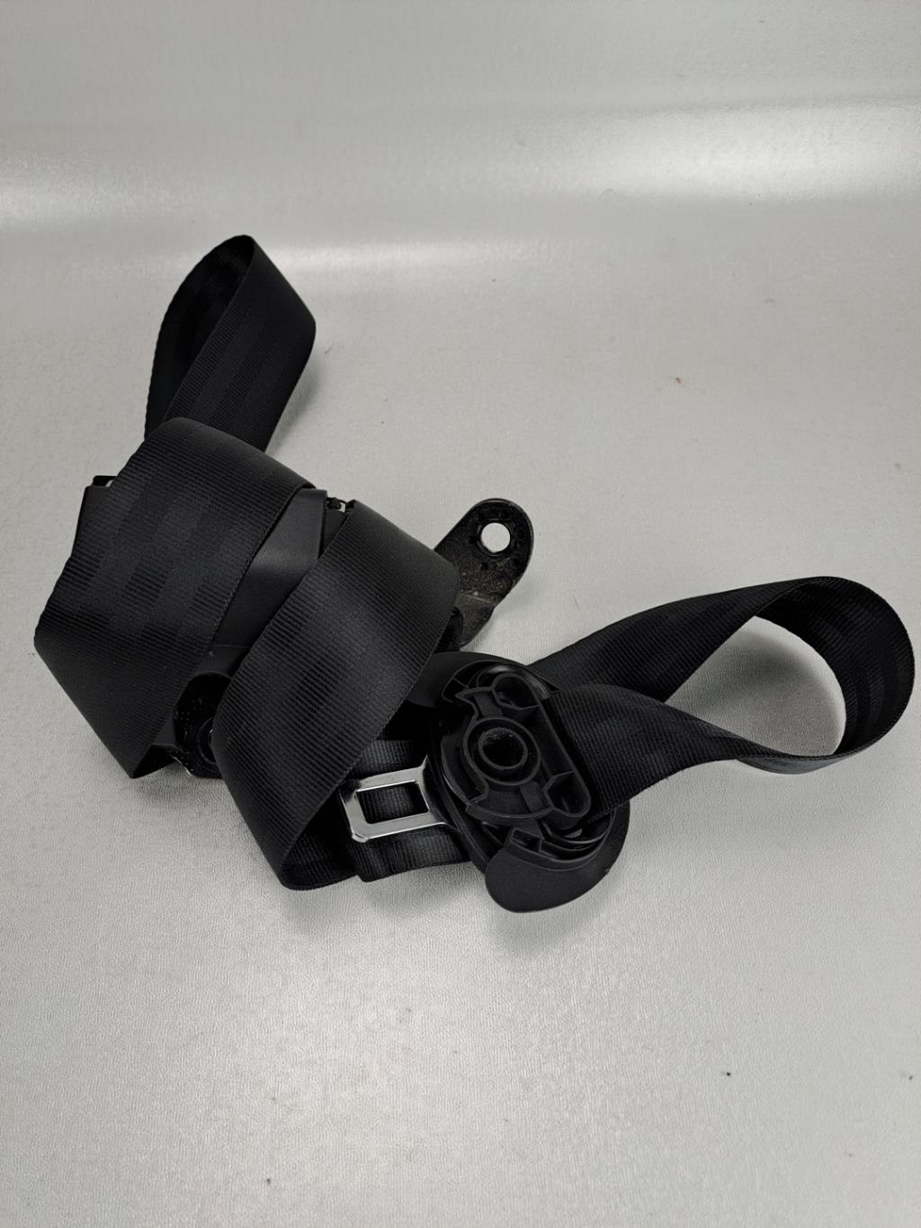 Cintura di sicurezza posteriore destra VOLKSWAGEN POLO 5 PHASE 1 Diésel - 1