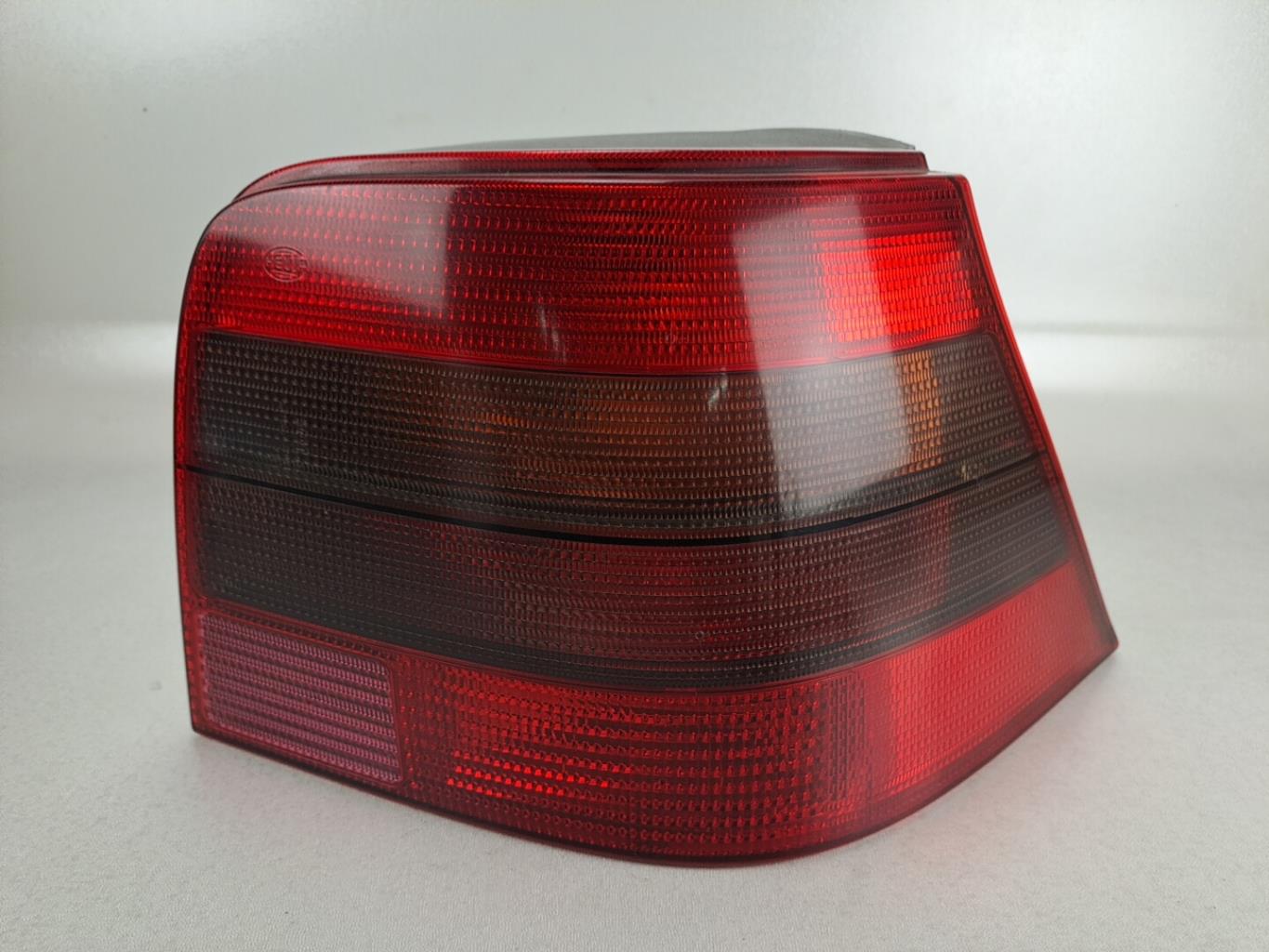 Fanale posteriore principale destro (luci) VOLKSWAGEN GOLF 4 Diésel - 1