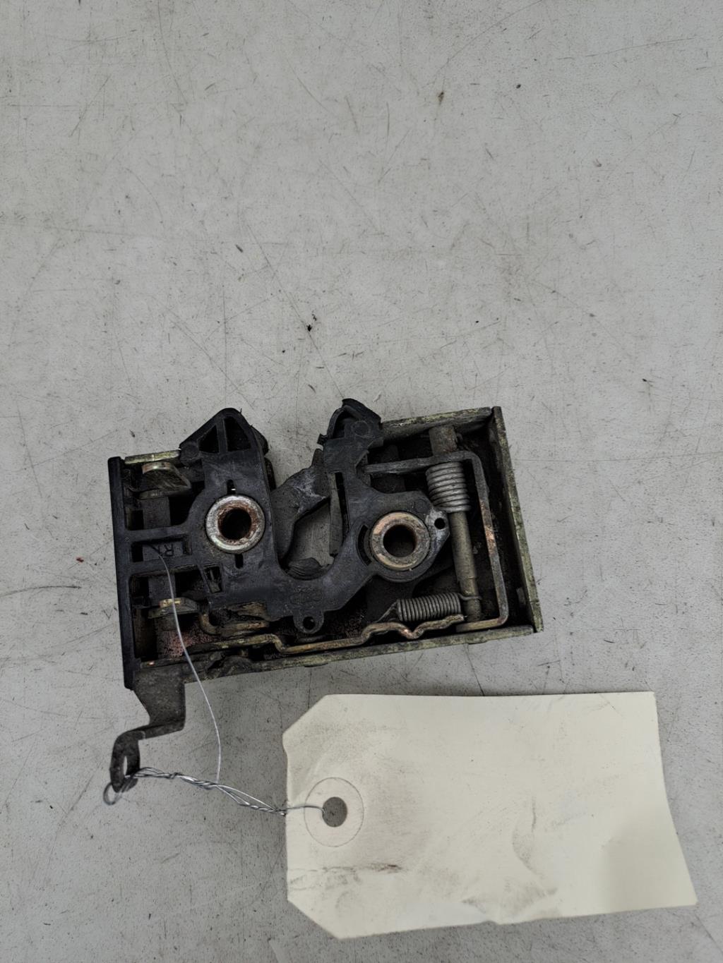 Serrure avant droit AUDI 80 3 PHASE 2  - 1