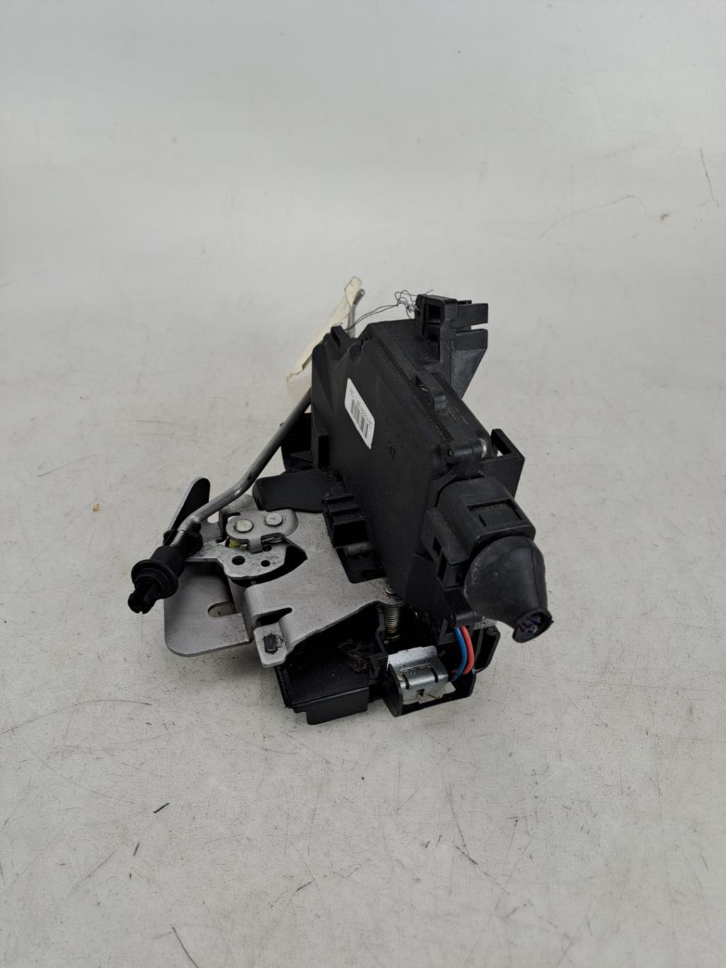 Serrure avant droit AUDI A4 2 AVANT PHASE 1 BREAK  - 1